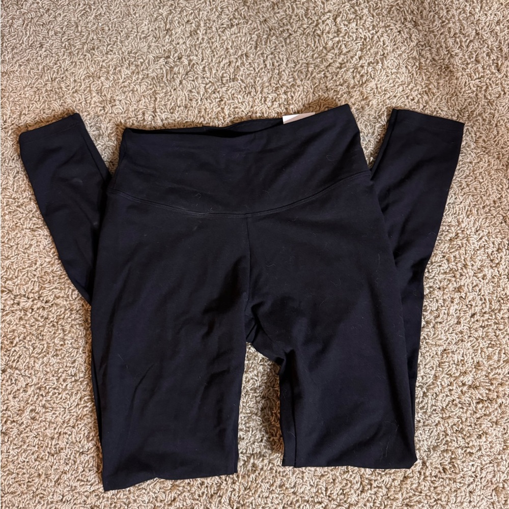 PINK Victoria's Secret Black Form-Fitting Leggings